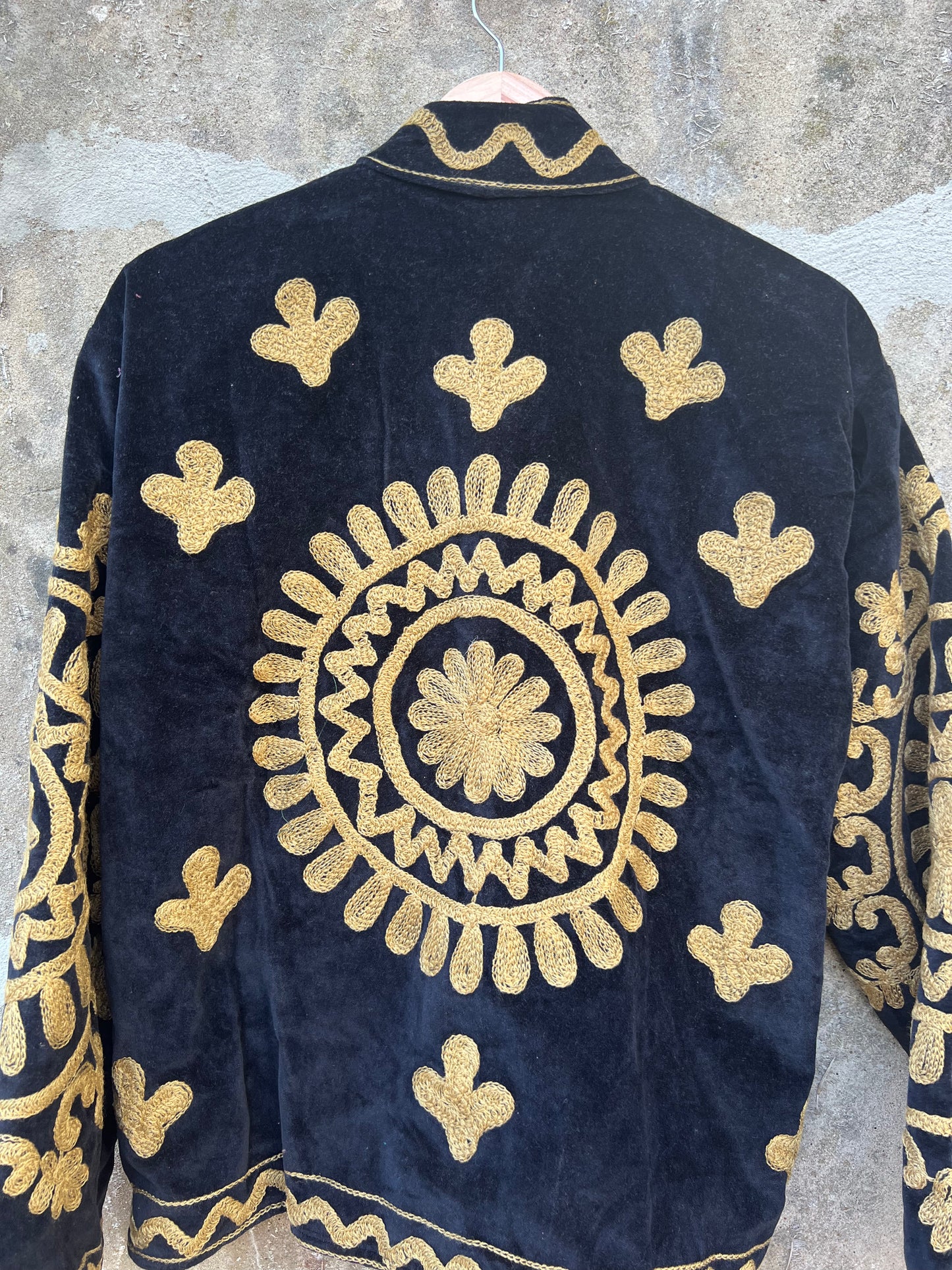 Veste Suzani en velours brodée / Manteau artisanal à fleurs avec poche / Taille unique