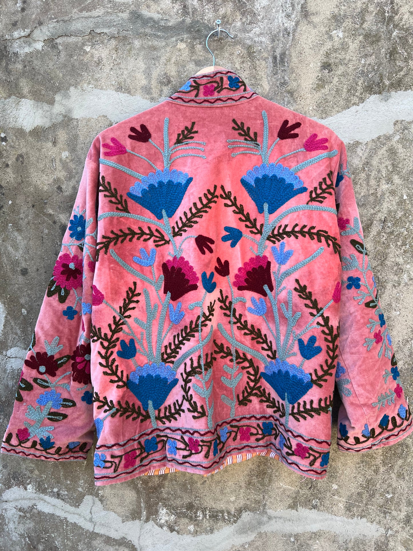 Veste Suzani en velours brodée / Manteau artisanal à fleurs avec poche / Taille unique