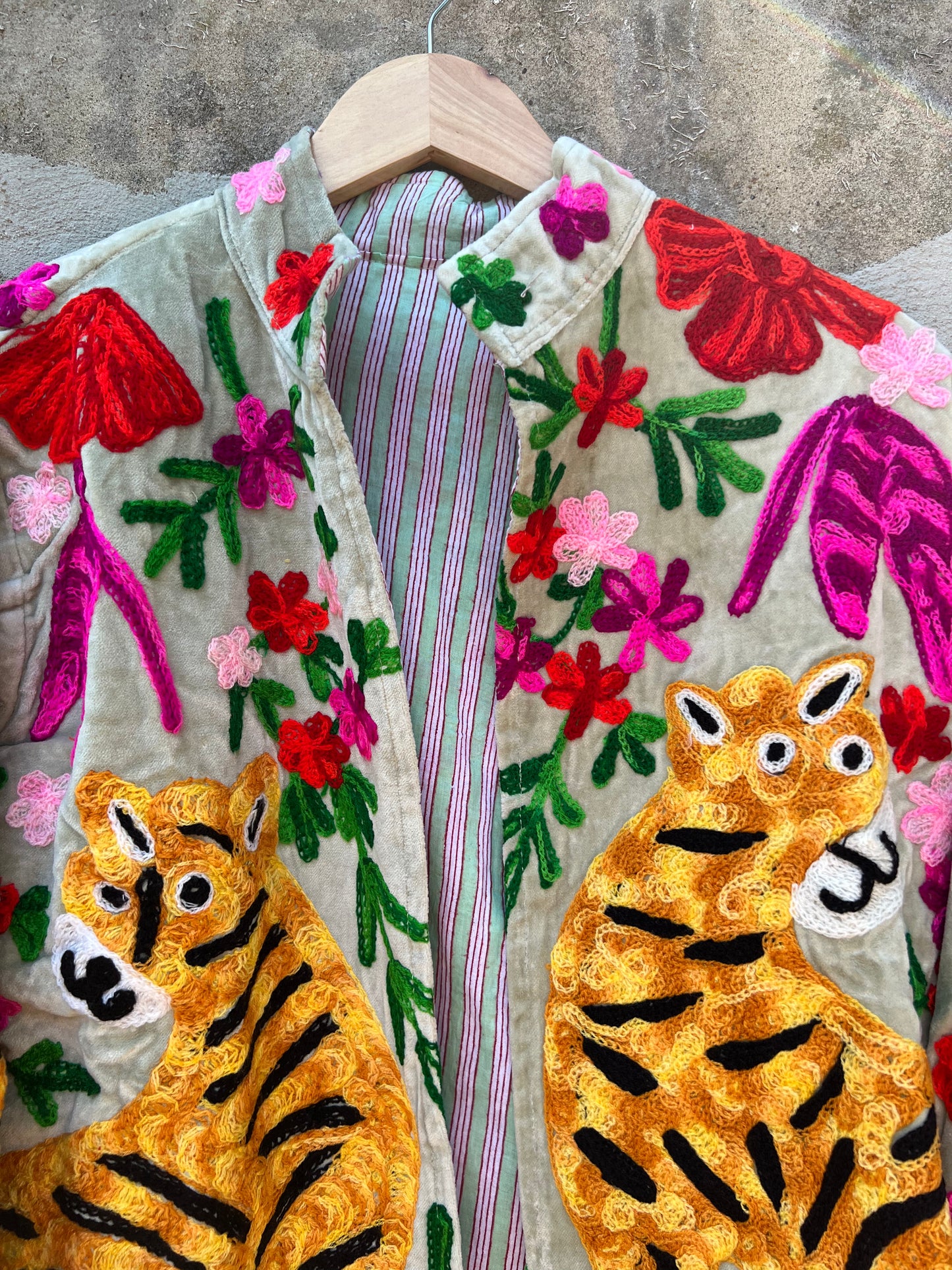 Veste Suzani en velours brodée / Manteau tigre floral avec poche / Taille unique