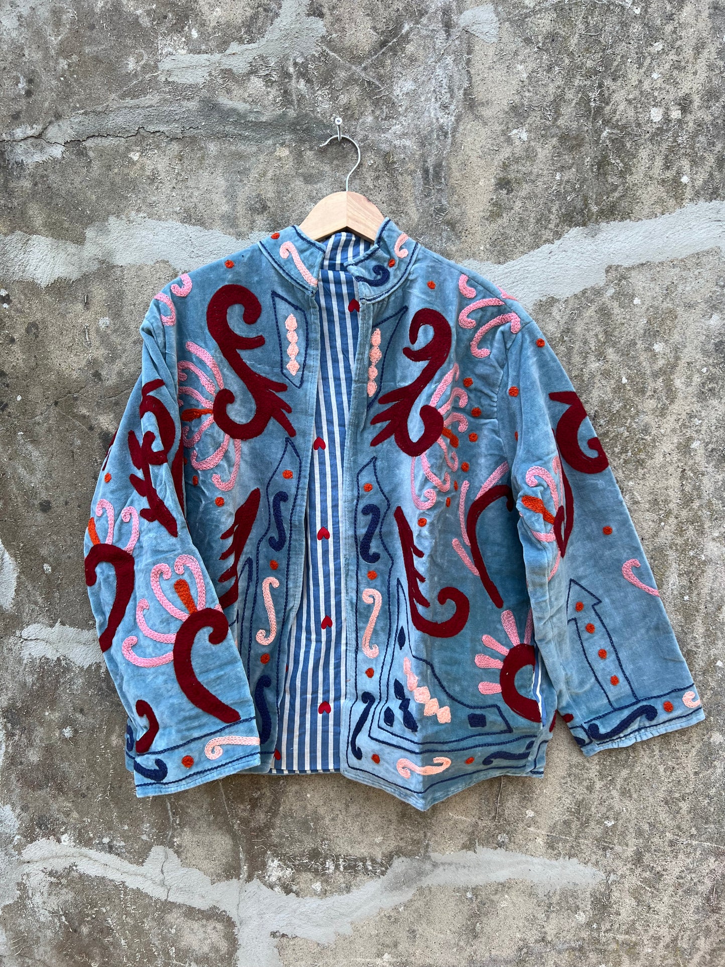 Veste Suzani en velours brodée / Manteau artisanal à fleurs avec poche / Taille unique