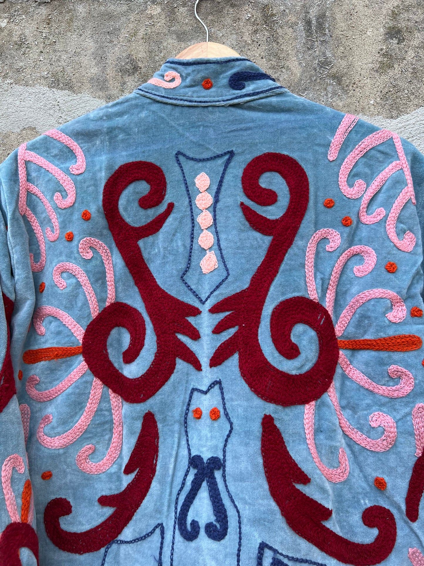 Veste Suzani en velours brodée / Manteau artisanal à fleurs avec poche / Taille unique