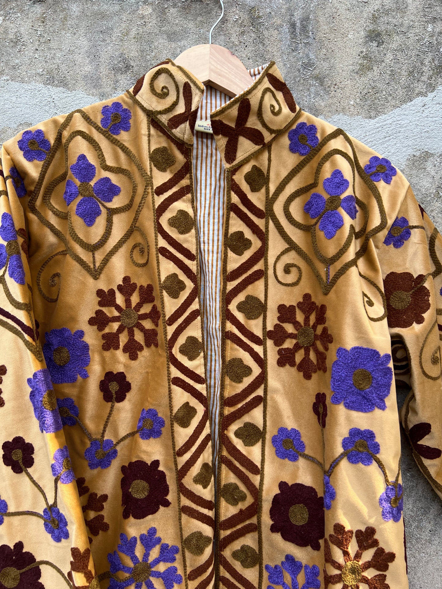 Veste Suzani en velours brodée / Manteau artisanal à fleurs avec poche / Taille unique