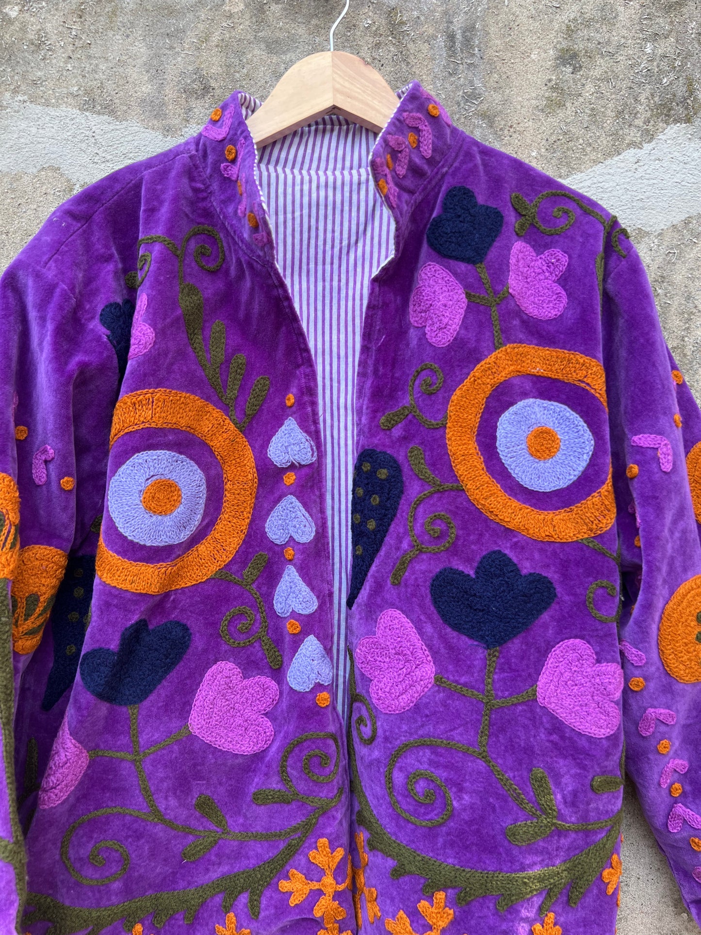 Veste Suzani en velours brodée / Manteau artisanal à fleurs avec poche / Taille unique