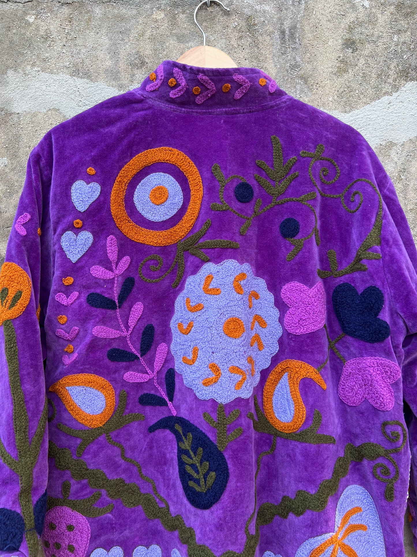 Veste Suzani en velours brodée / Manteau artisanal à fleurs avec poche / Taille unique