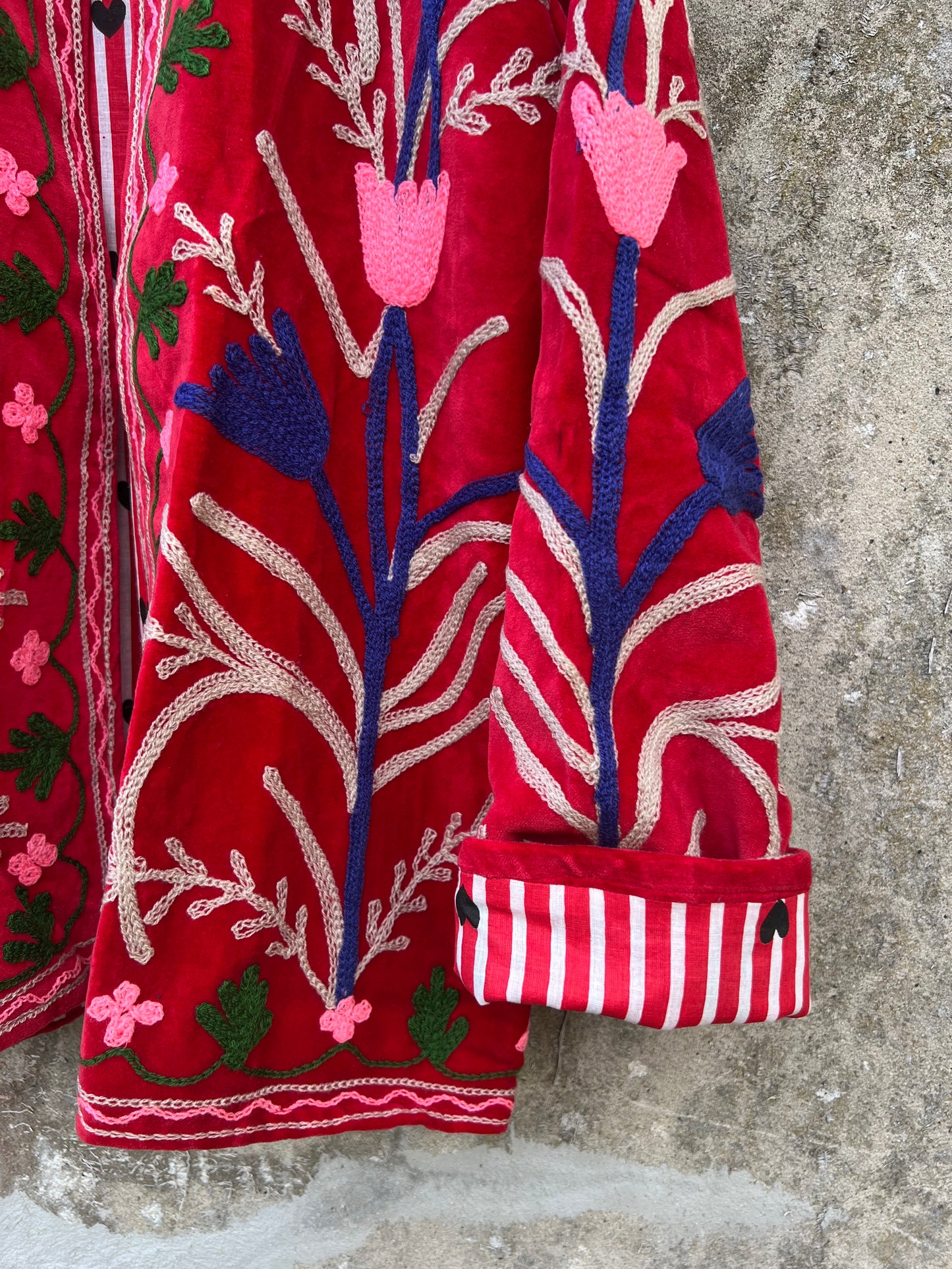 Veste Suzani en velours brodée / Manteau artisanal à fleurs avec poche / Taille unique