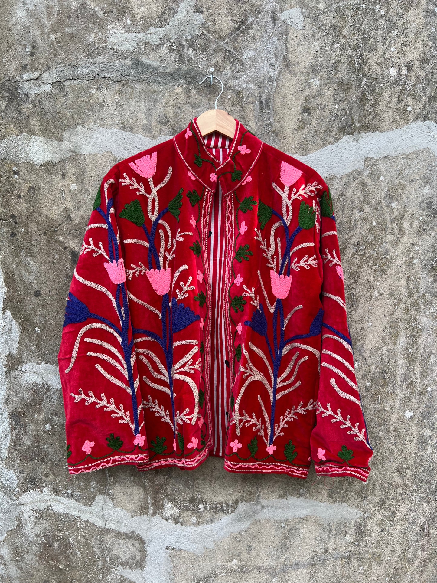 Veste Suzani en velours brodée / Manteau artisanal à fleurs avec poche / Taille unique