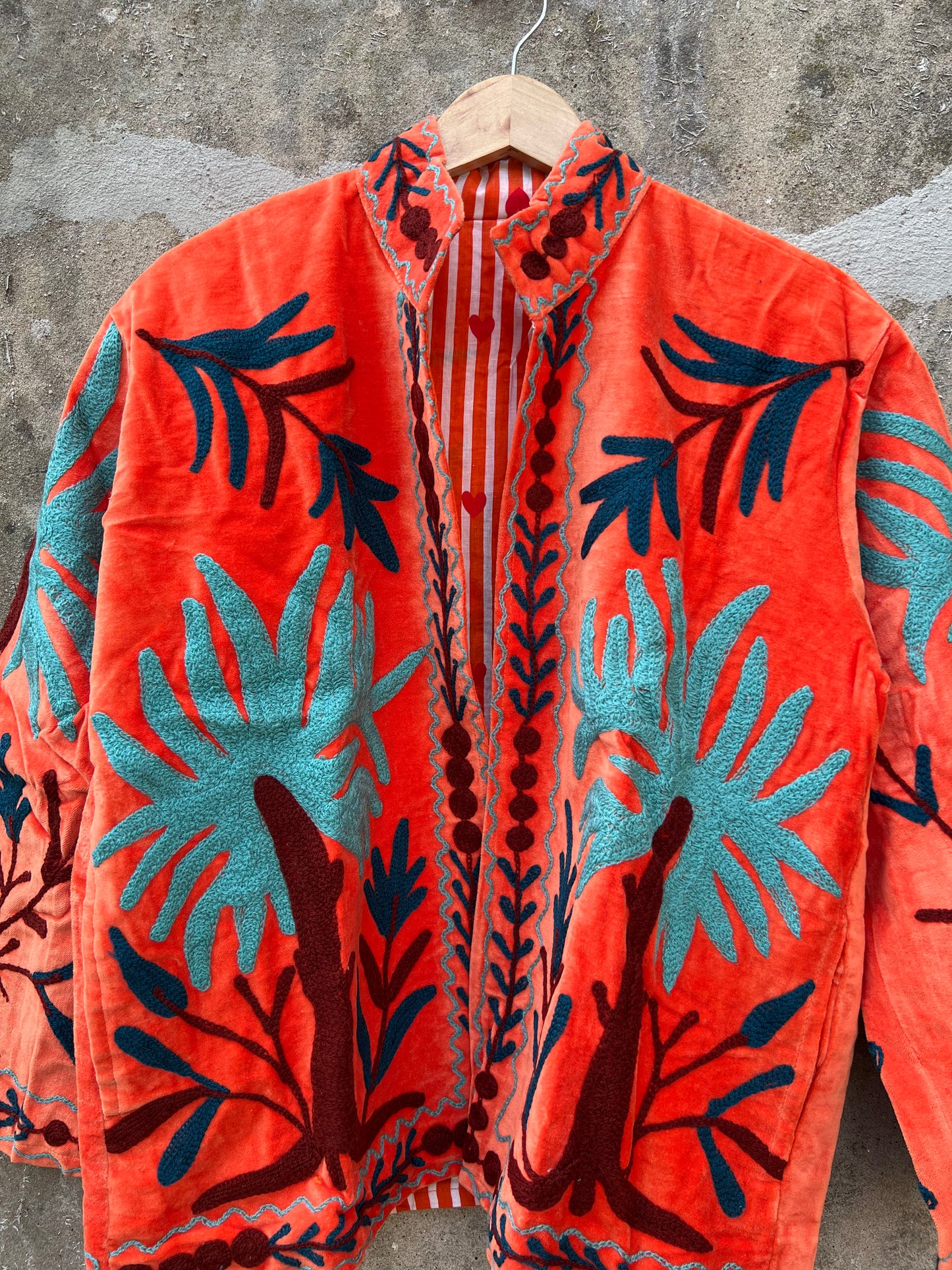 Veste Suzani en velours brodée / Manteau artisanal à fleurs avec poche / Taille unique