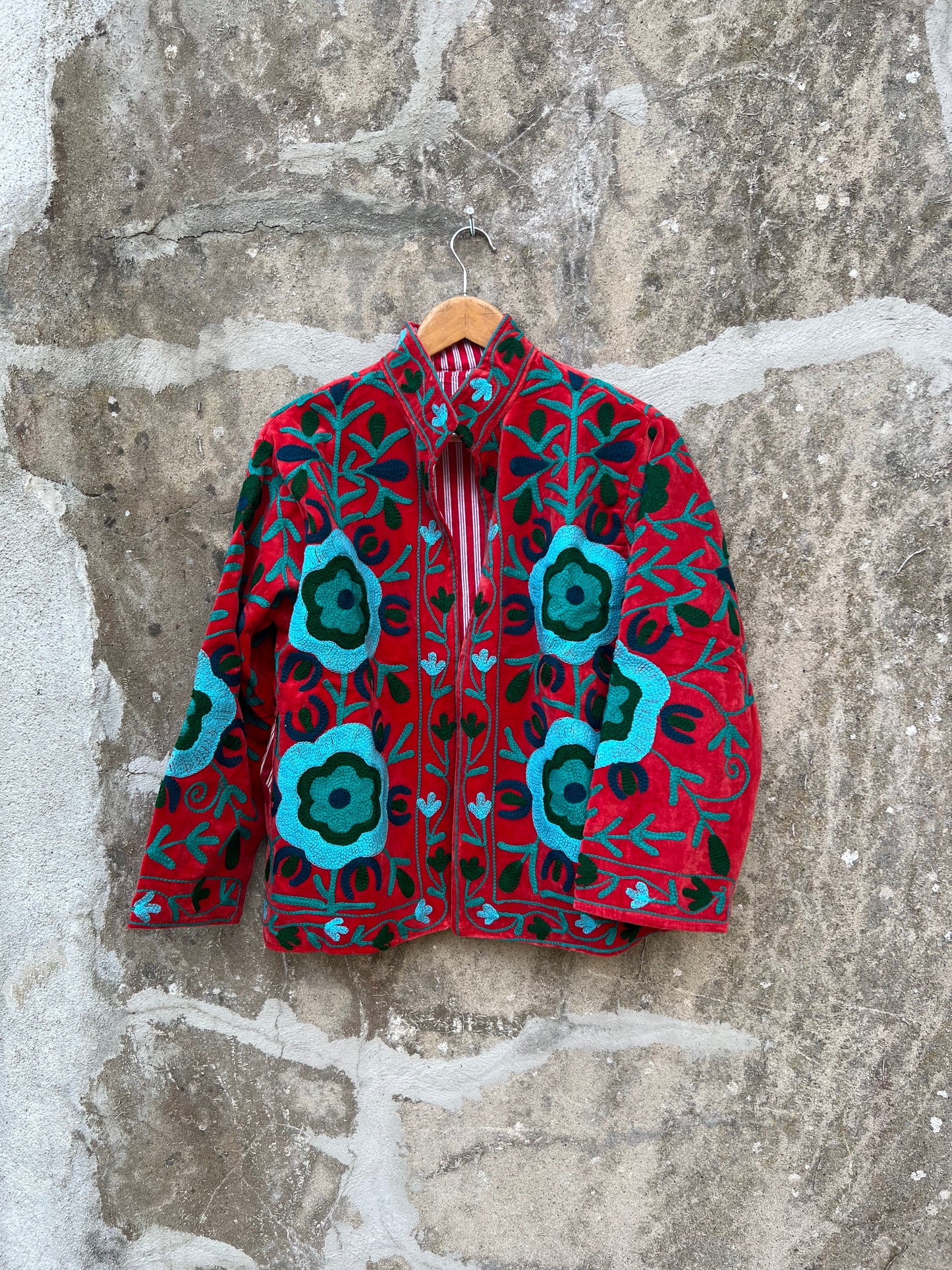 Veste Suzani en velours brodée / Manteau artisanal à fleurs avec poche / Taille unique