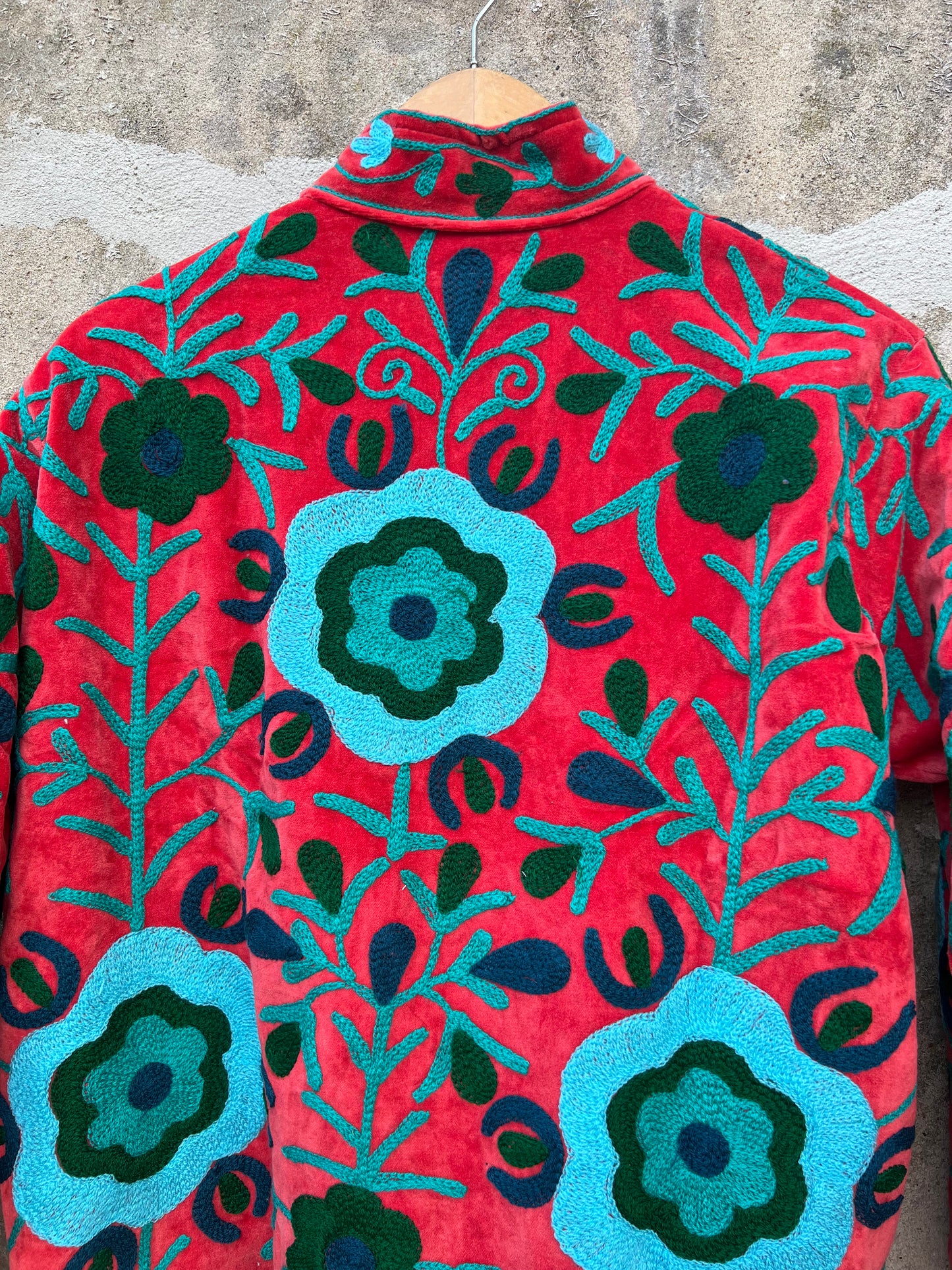 Veste Suzani en velours brodée / Manteau artisanal à fleurs avec poche / Taille unique