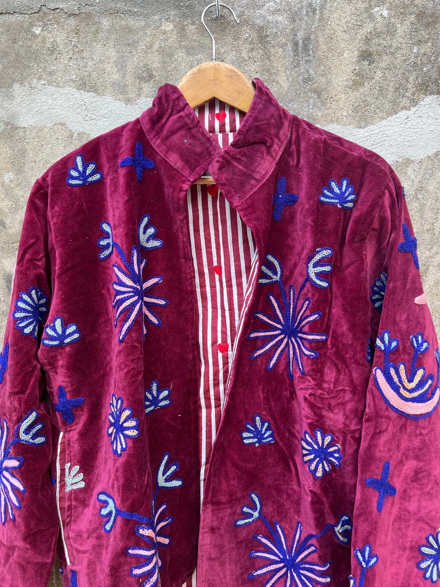 Veste Suzani en velours brodée / Manteau artisanal à fleurs avec poche / Taille unique