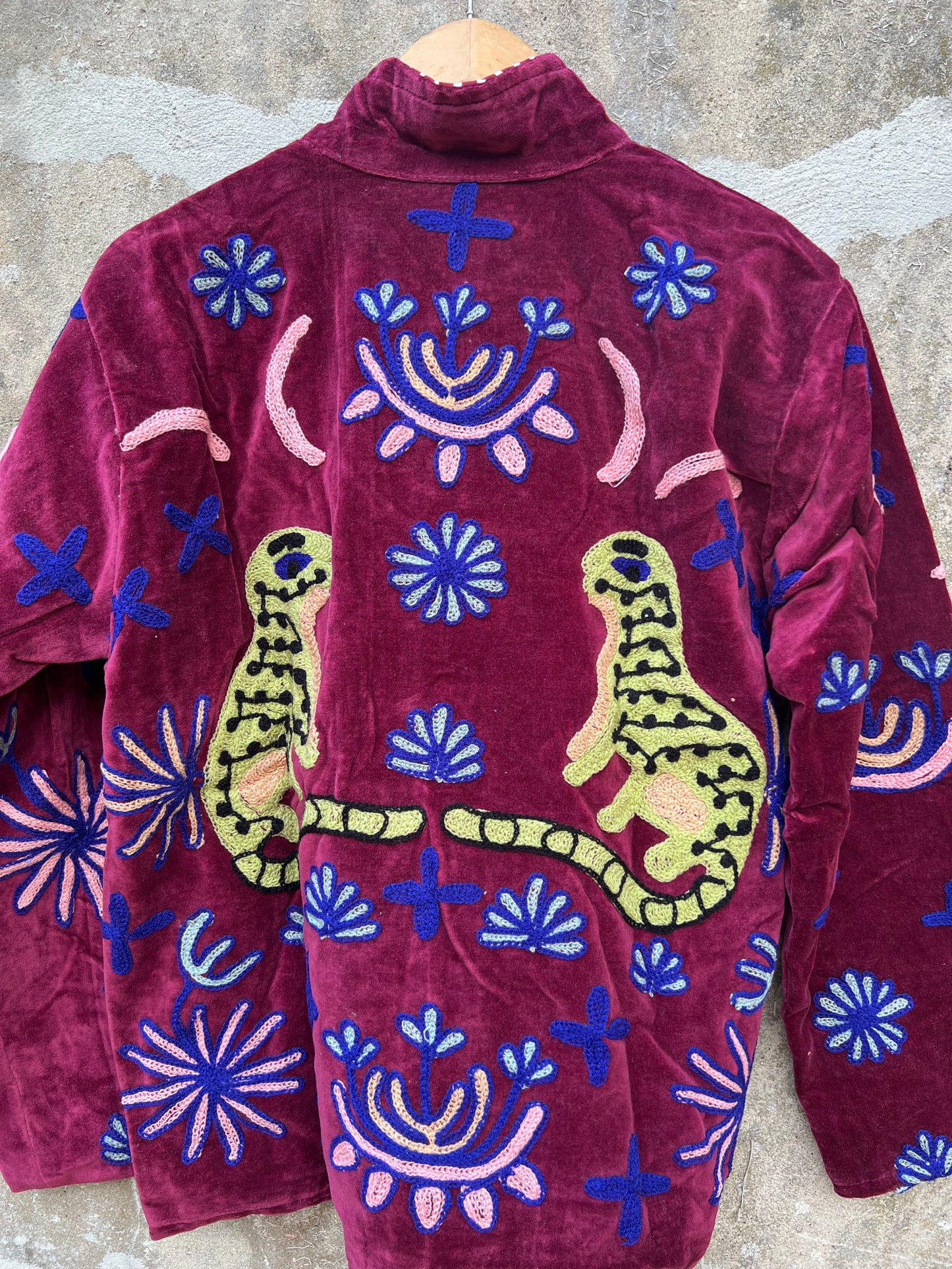 Veste Suzani en velours brodée / Manteau artisanal à fleurs avec poche / Taille unique