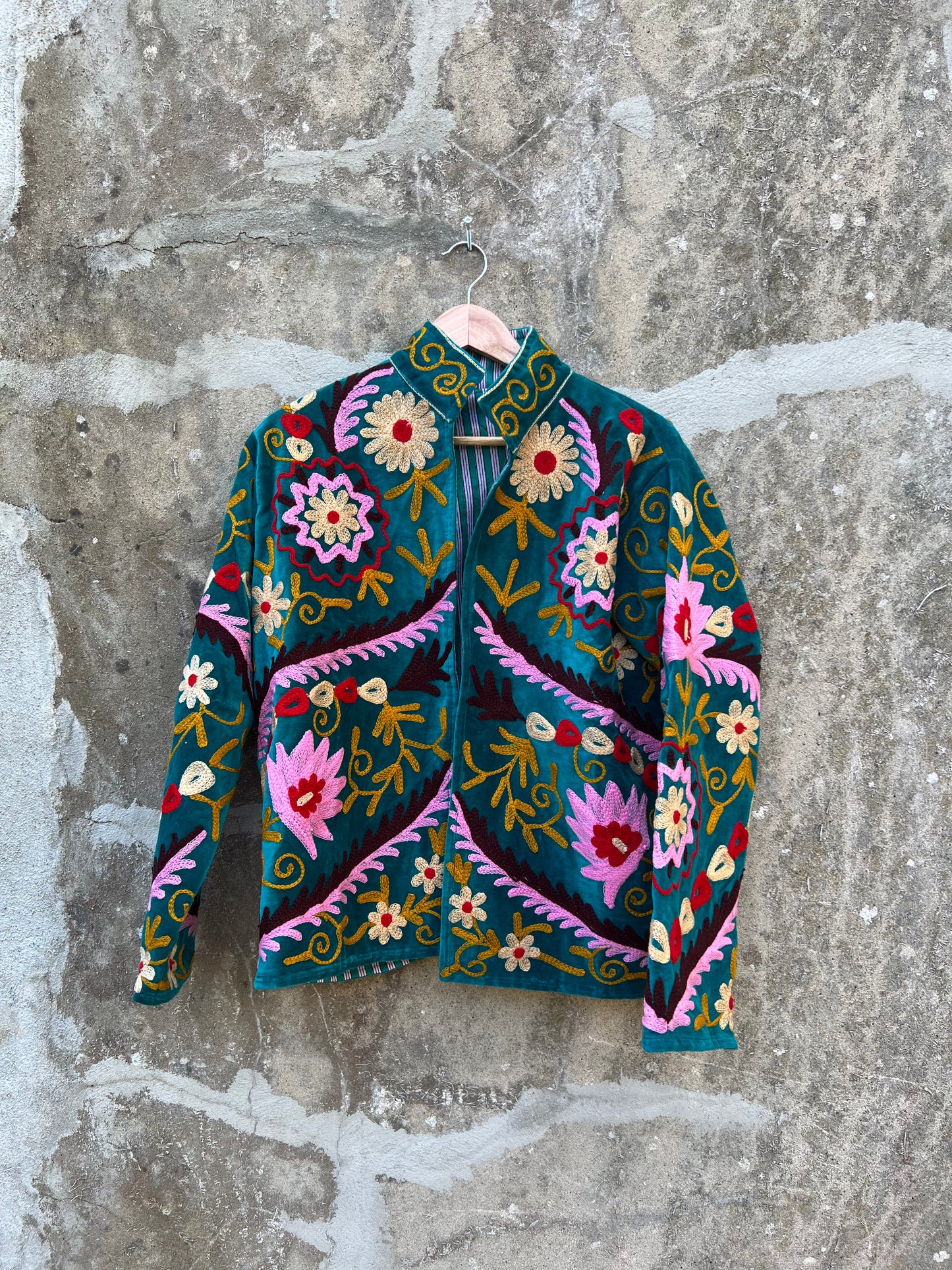 Veste Suzani en velours brodée / Manteau artisanal à fleurs avec poche / Taille unique