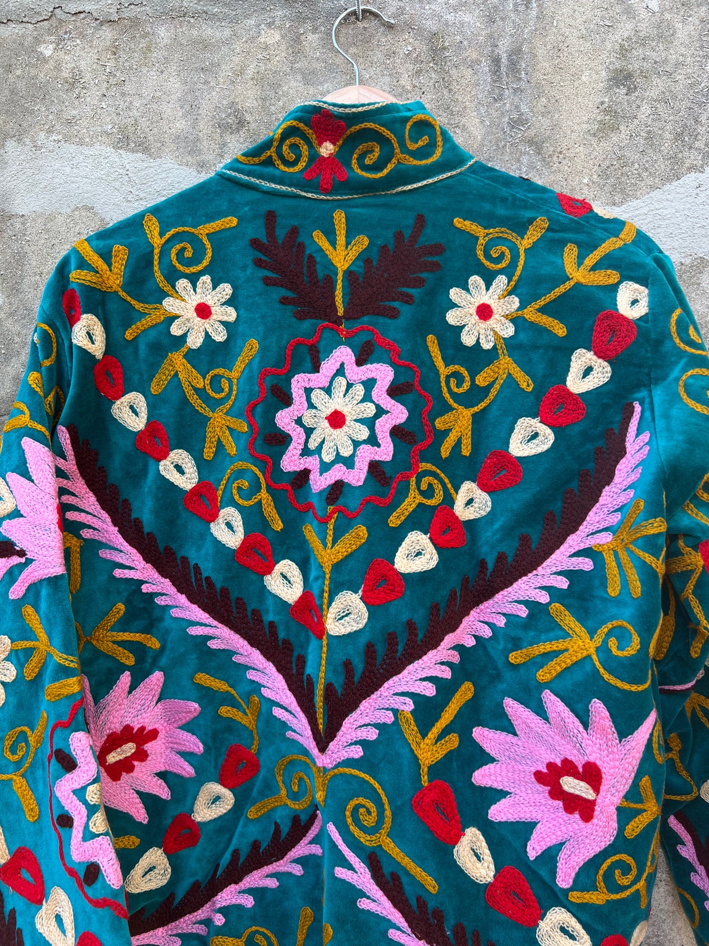 Veste Suzani en velours brodée / Manteau artisanal à fleurs avec poche / Taille unique