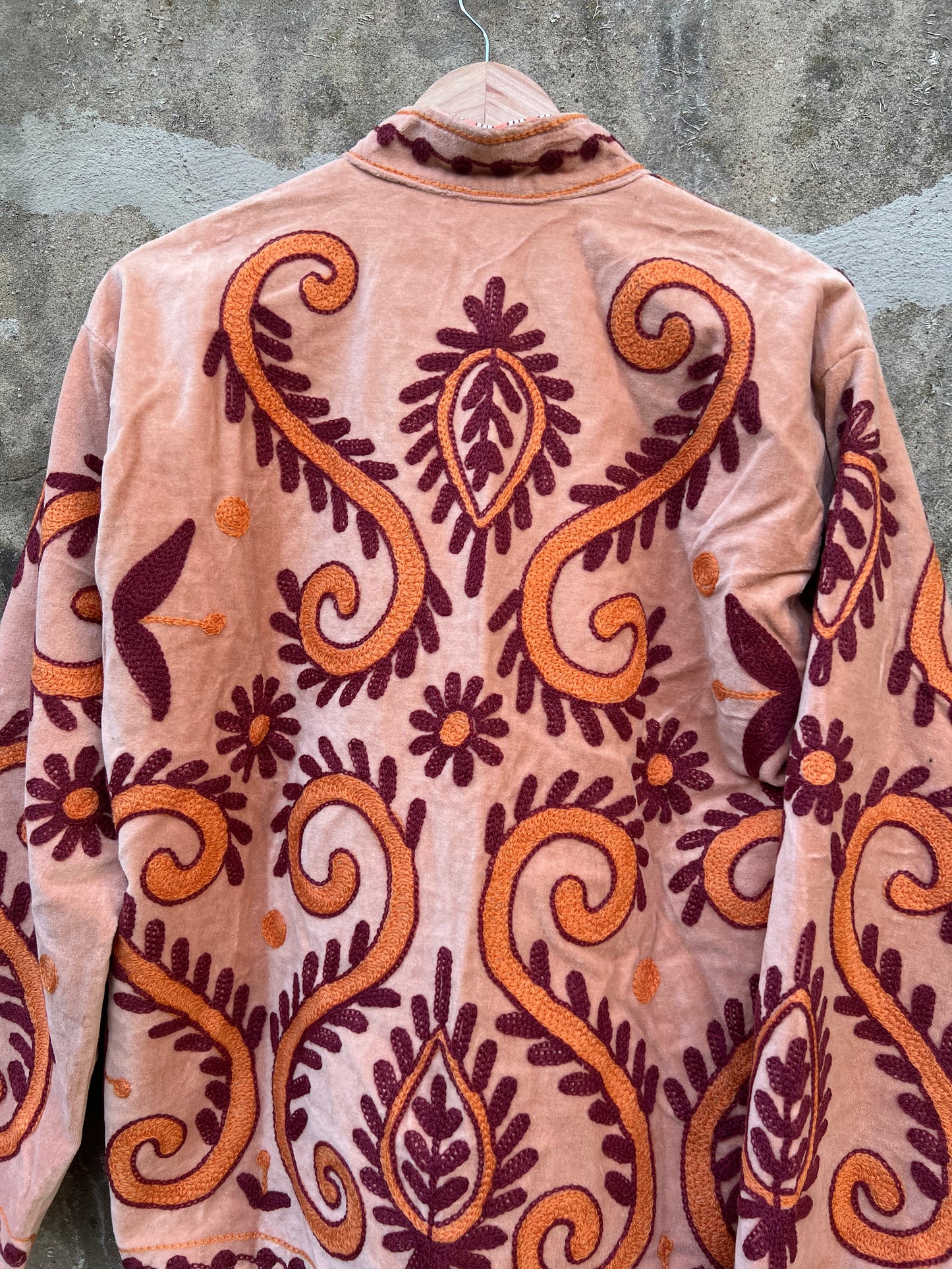 Veste Suzani en velours brodée / Manteau artisanal à fleurs avec poche / Taille unique