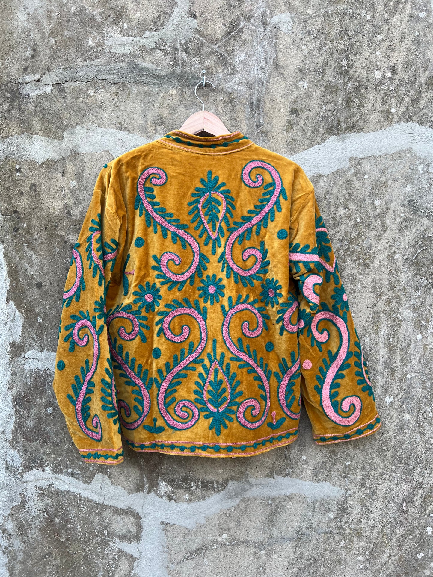 Veste Suzani en velours brodée / Manteau artisanal à fleurs avec poche / Taille unique