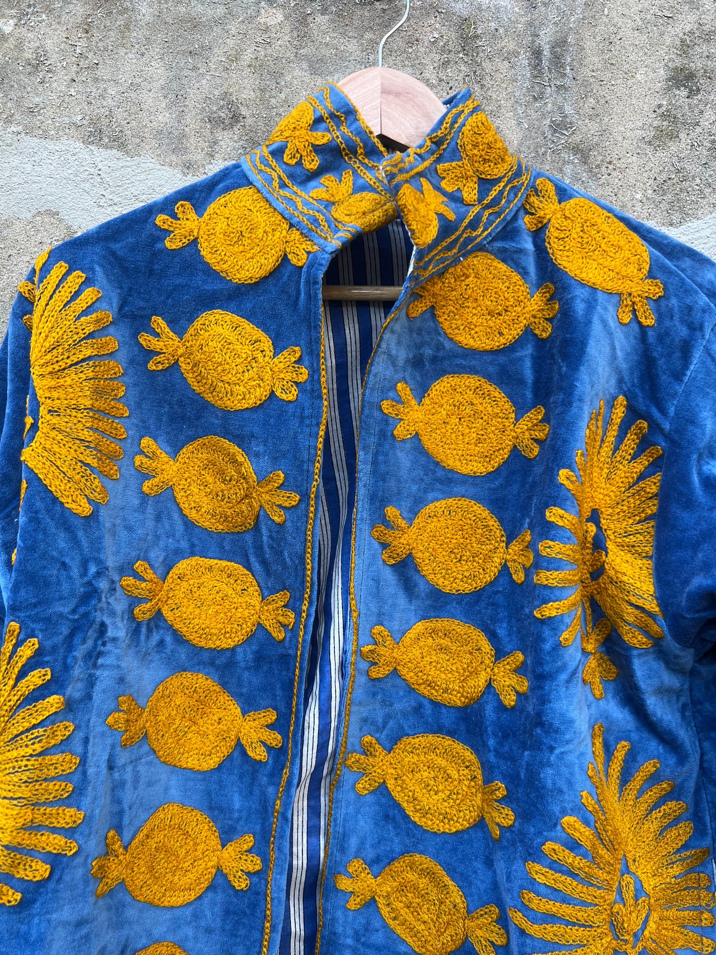 Veste Suzani en velours brodée / Manteau artisanal à fleurs avec poche / Taille unique
